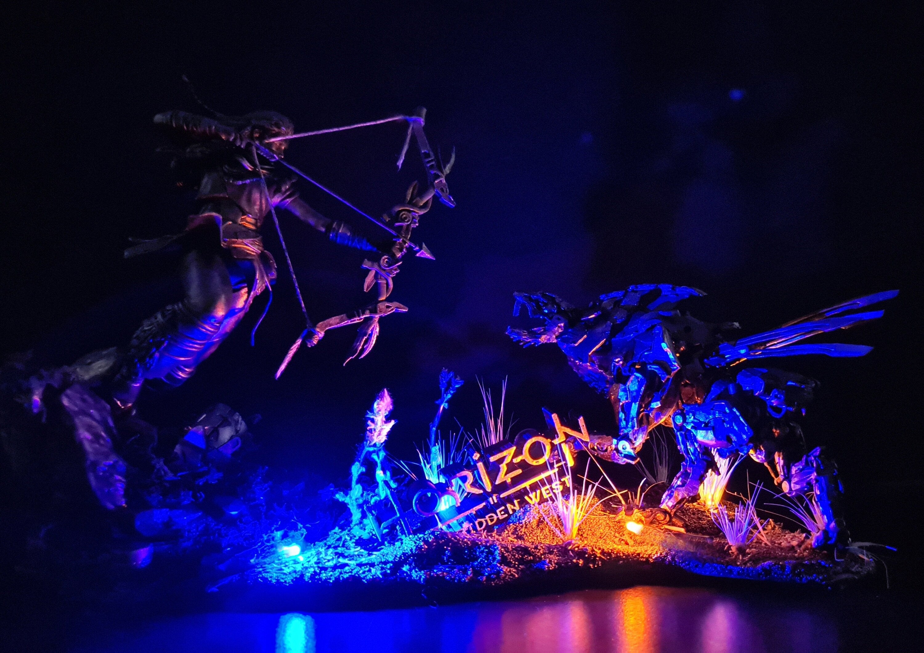 Horizon Forbidden West seconda parte del Diorama da collezione esclusivo con multi LED - Aloy Figure
