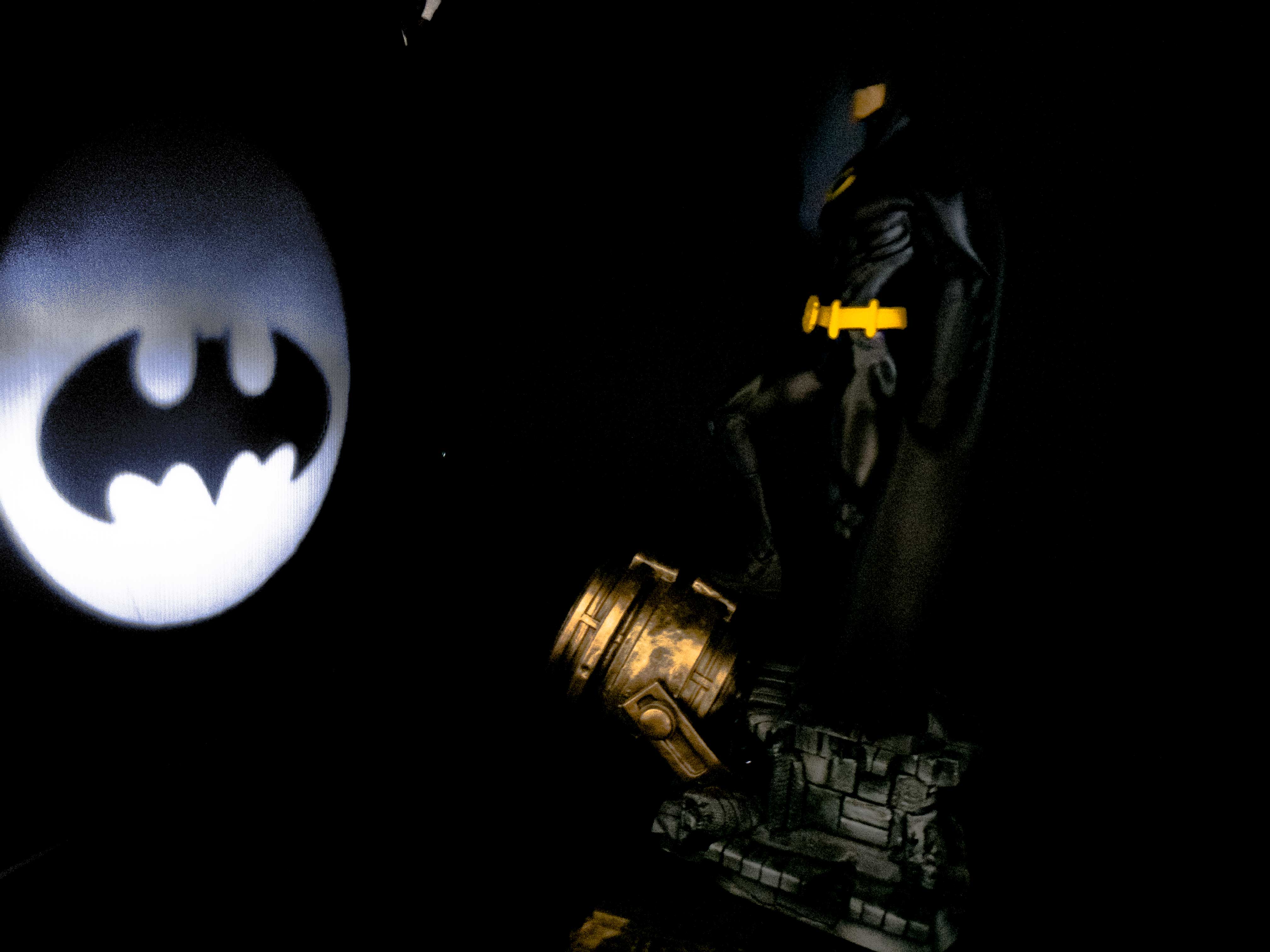 Batman Statua da collezione - DC Comics Figure con lampada LOGO - Michael Keaton Real Cinematic Color - scala 1:6