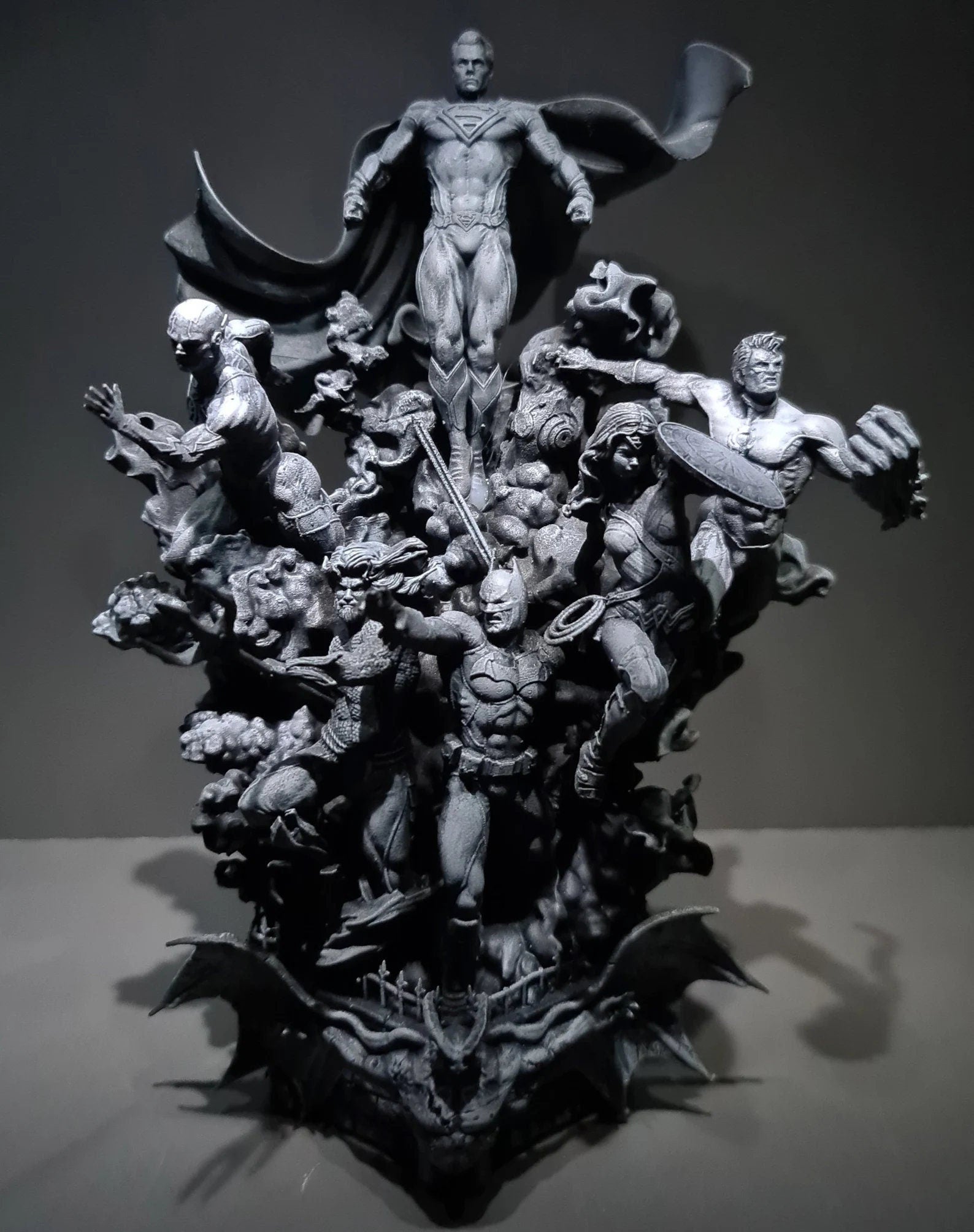 Justice League Diorama da collezione - DC Comics Figure effetto fumo - scala 1:4