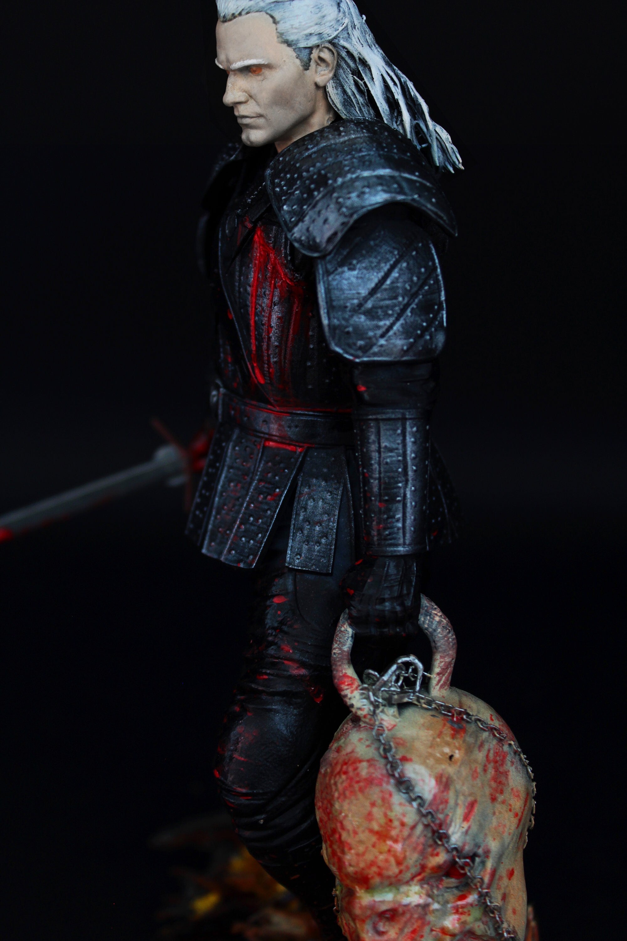 The Witcher Statua da collezione - Geralt di Rivia Figure - Henry Cavill Real Cinematic Color - scala 1:6