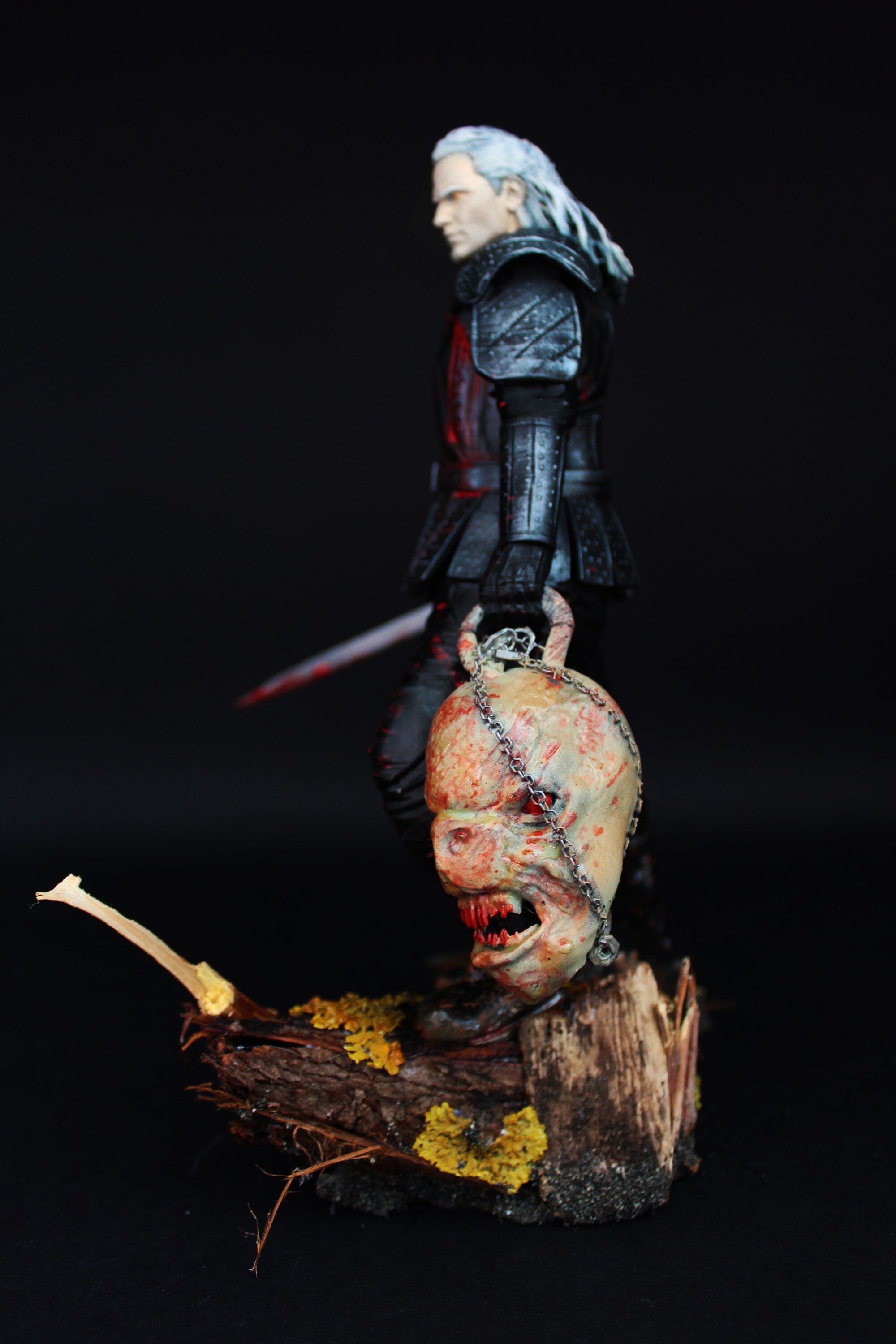 The Witcher Statua da collezione - Geralt di Rivia Figure - Henry Cavill Real Cinematic Color - scala 1:6