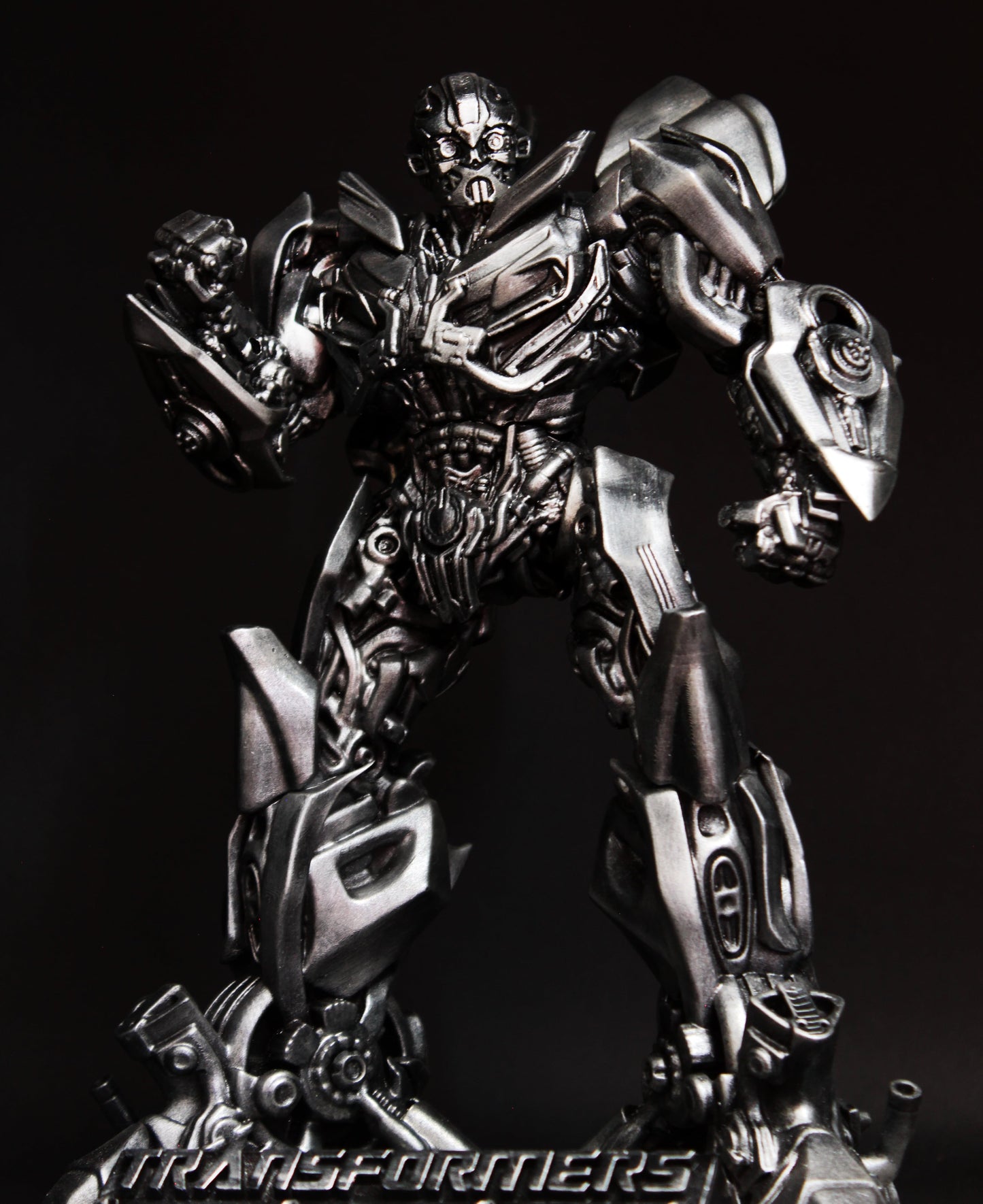 Bumblebee Figure, Transformers Statua da collezione, Magnifica Action Figure di Bumblebee Metal Effect qualità 12K incisione Made in Italy