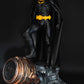 Batman Action Figure, statua di Bruce Wayne 45cm/12K Mantello in Vera Pelle e con Faro / Lampada Logo Batman, interpretato da Michael Keaton