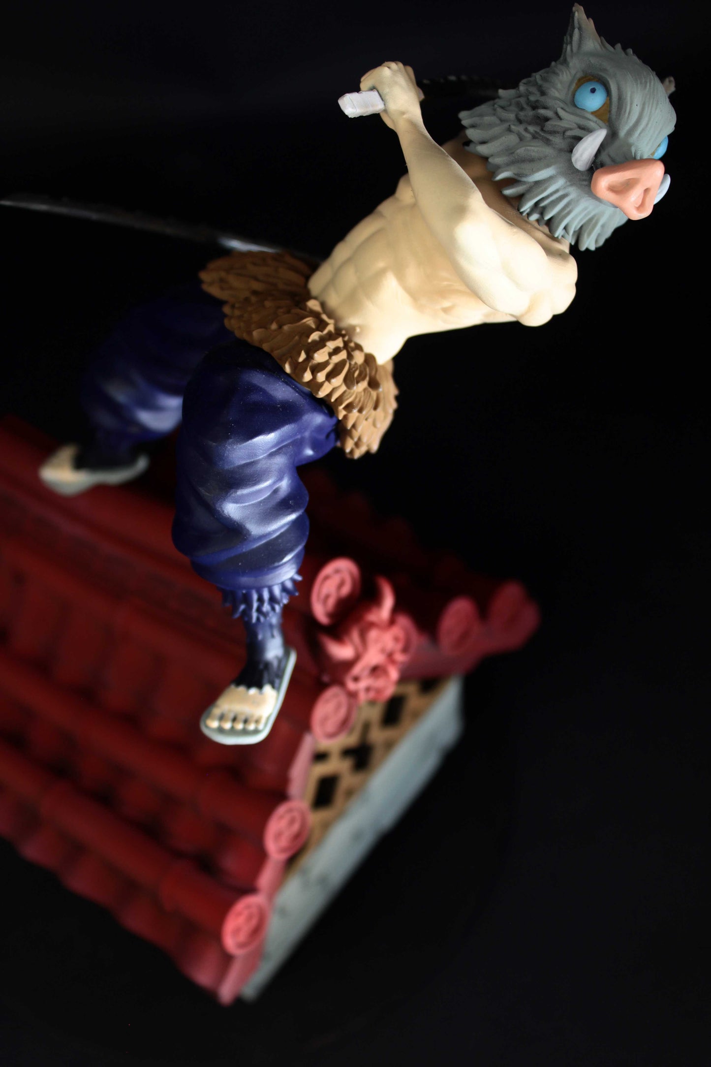 Inosuke Figure, Diorama Demon Slayer, statua da collezione di Inosuke Hashibira, A Kimetsu no Yaiba Inosuke Figurine, 12k Made in Italy