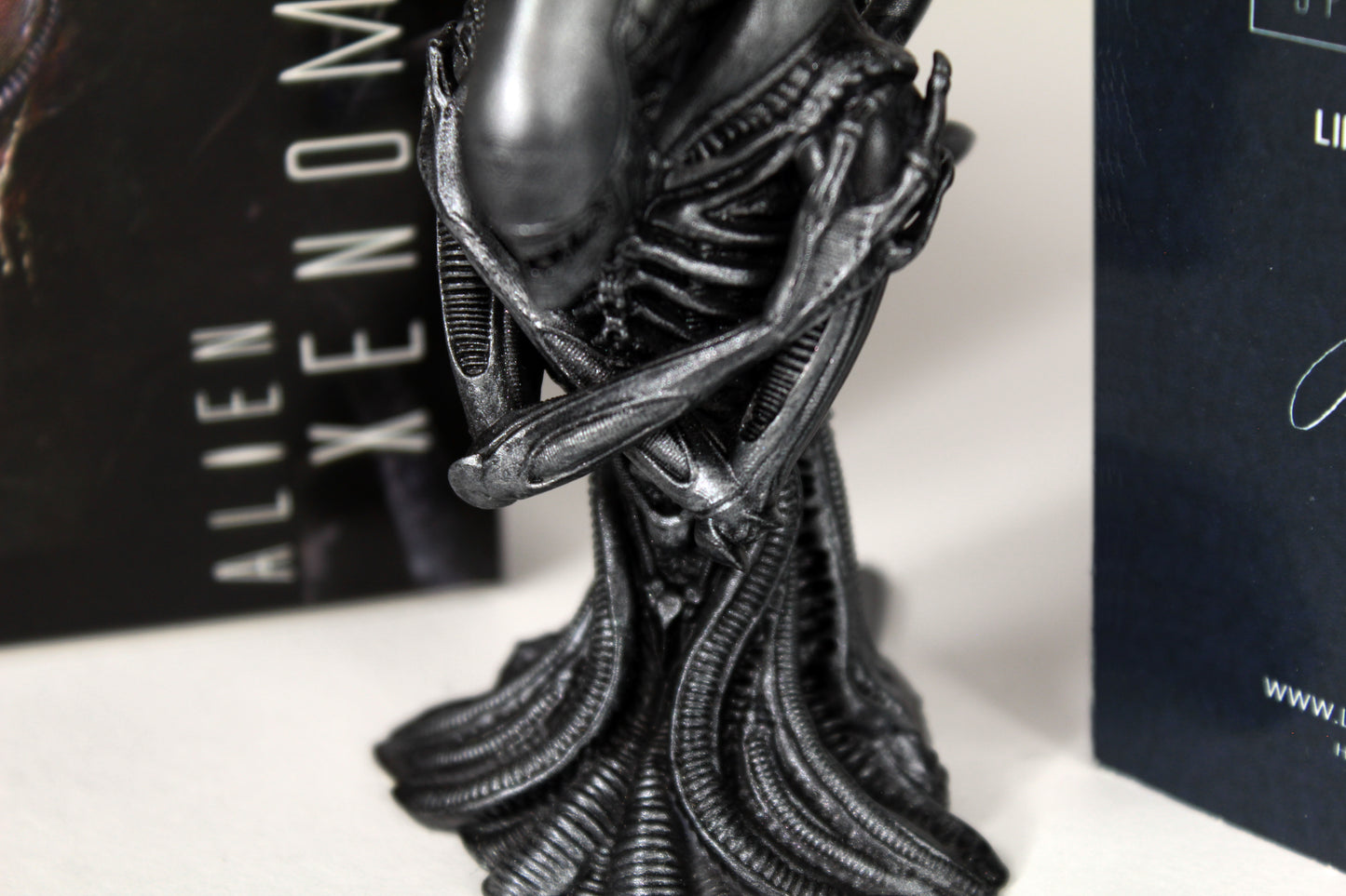 Alien Figure Collection - statua Xenomorph Born con scatola e targa Limited Edition per collezionisti, idea regalo action figure Made in ITA