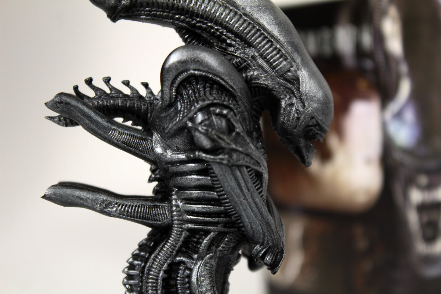 Alien Figure Collection - statua Xenomorph Born con scatola e targa Limited Edition per collezionisti, idea regalo action figure Made in ITA