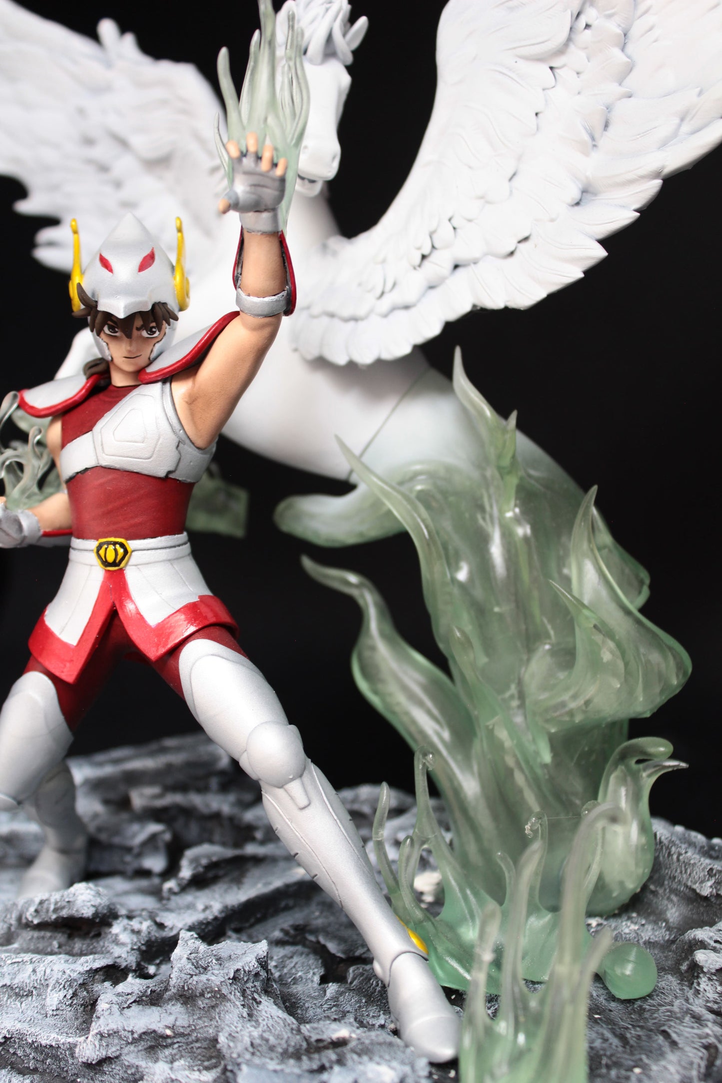 Saint Seiya Diorama Pegasus - Knight of Zodiac Action Figure - Statua di Pegasus con cavallo pezzo esclusivo con Multi LED scena notturna