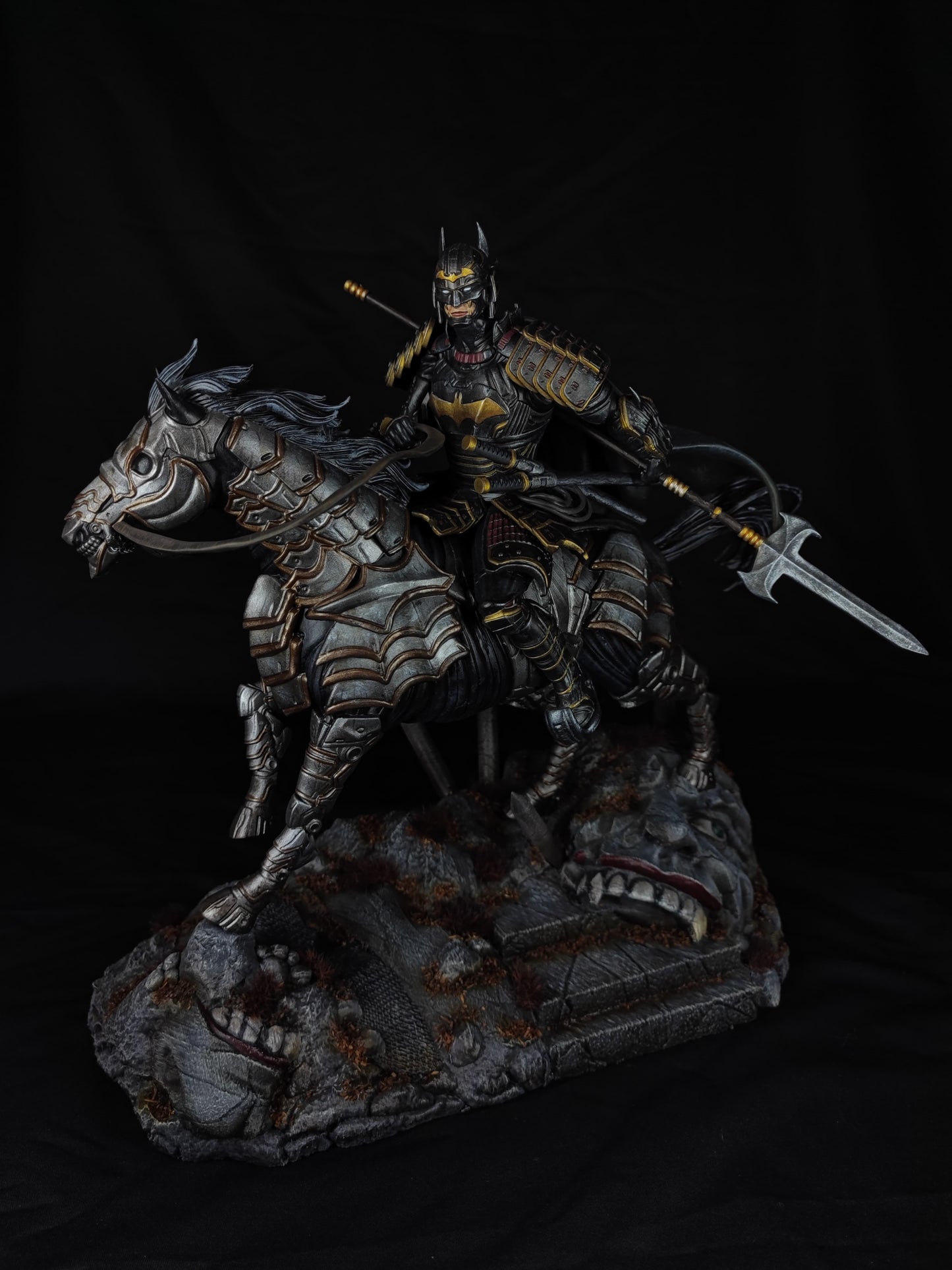 Action Figure Batman Samurai, Statua Batman Samurai da 32 cm, Batman Samurai statua da collezione, dettagli incredibili, Action Figure esclusiva Made in Italy