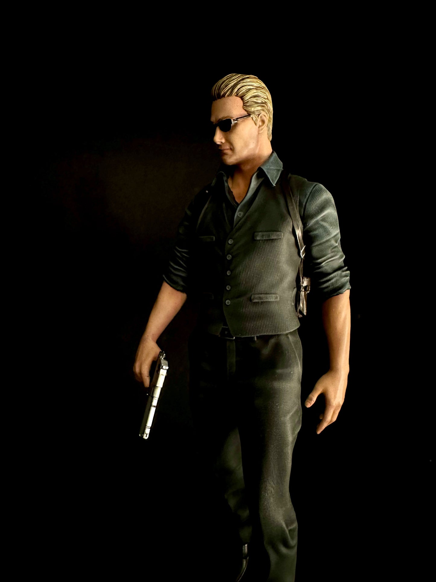 Albert Wesker Figure Statua da Collezione, Resident Evil 4 Figure, statua realistica di Albert Wesker con Exclusive Silver Box Collector Ed.