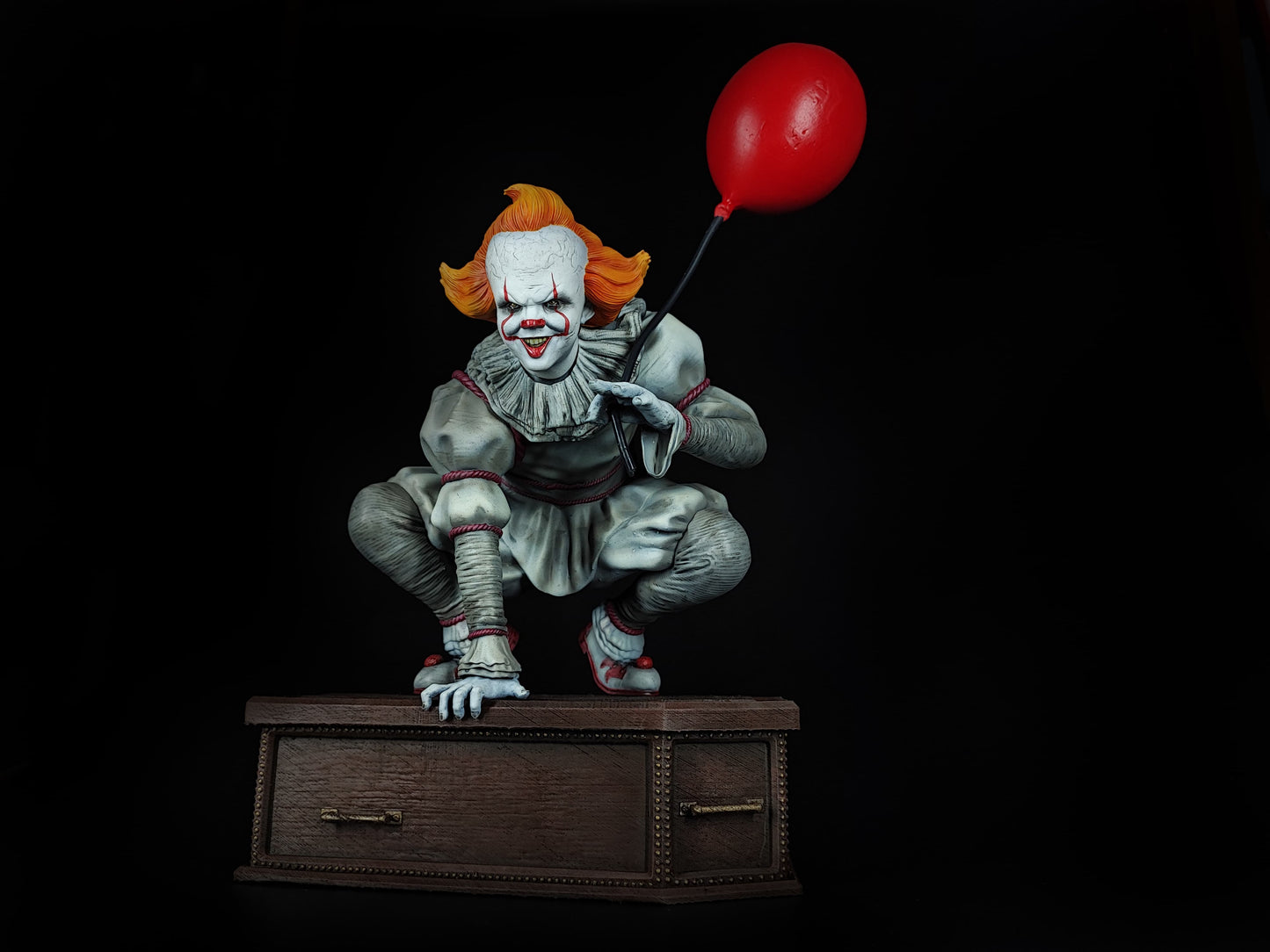 Action Figure Pennywise, Statua Pennywise da 32 cm, Pennywise statua da collezione, dettagli incredibili, Action Figure esclusiva Made in Italy