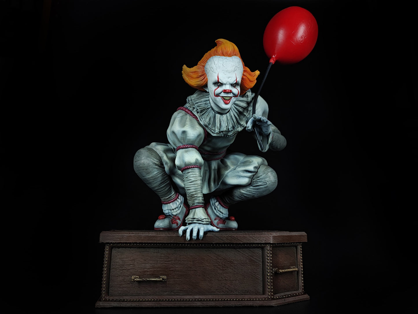 Action Figure Pennywise, Statua Pennywise da 32 cm, Pennywise statua da collezione, dettagli incredibili, Action Figure esclusiva Made in Italy