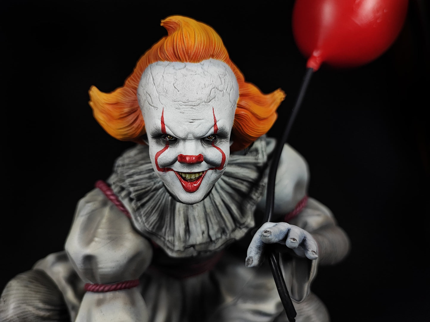 Action Figure Pennywise, Statua Pennywise da 32 cm, Pennywise statua da collezione, dettagli incredibili, Action Figure esclusiva Made in Italy