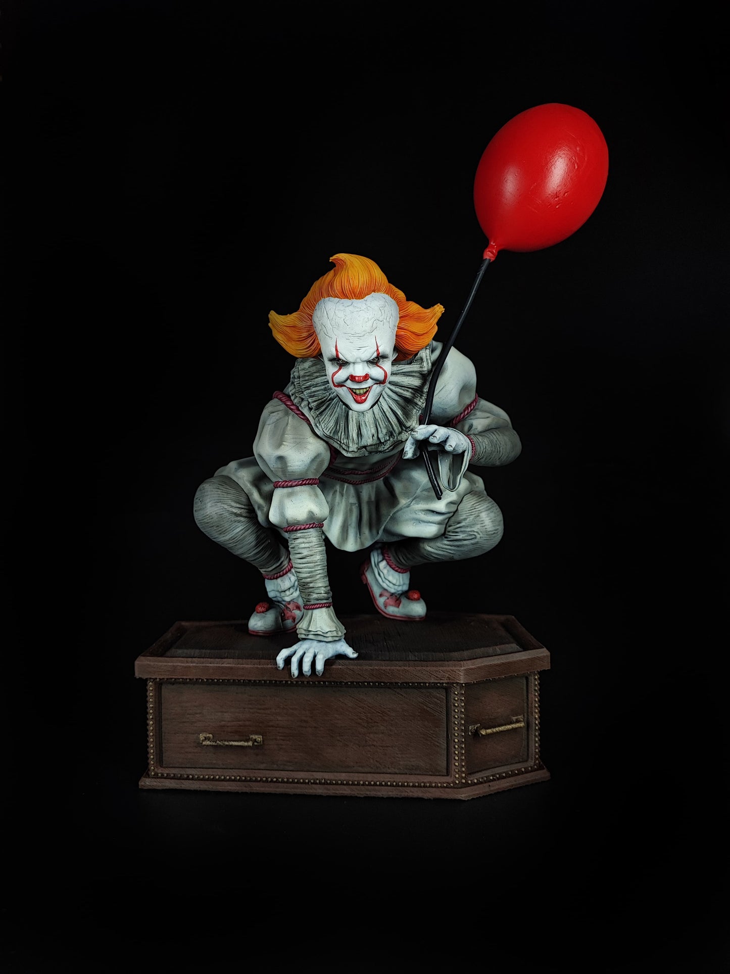 Action Figure Pennywise, Statua Pennywise da 32 cm, Pennywise statua da collezione, dettagli incredibili, Action Figure esclusiva Made in Italy