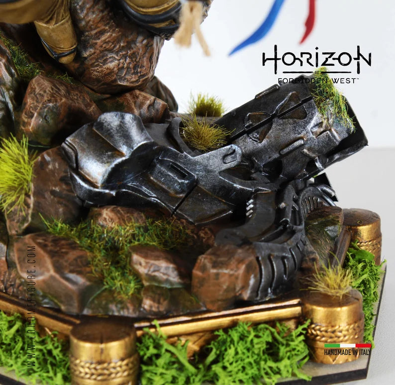 Aloy Horizon Forbidden West Collectable Figurine Antique Brass Effect Action Figure Made in Italy Playstation 5 Exclusive