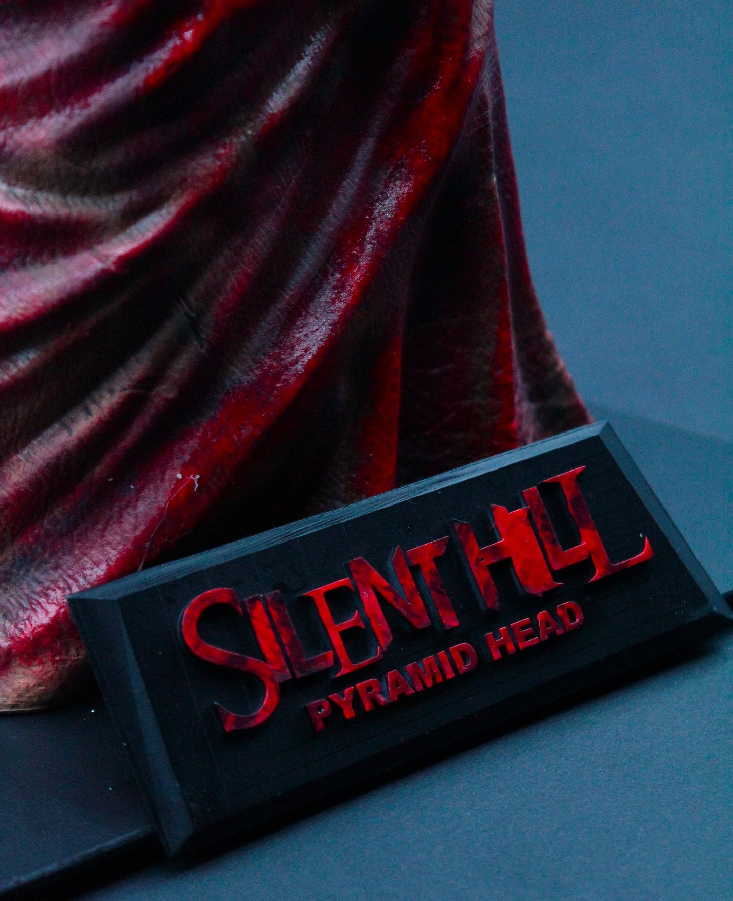 Pyramid Head Figure, Silent Hill Horror Statue, spettacolare di 44 cm, con base esclusiva incisa