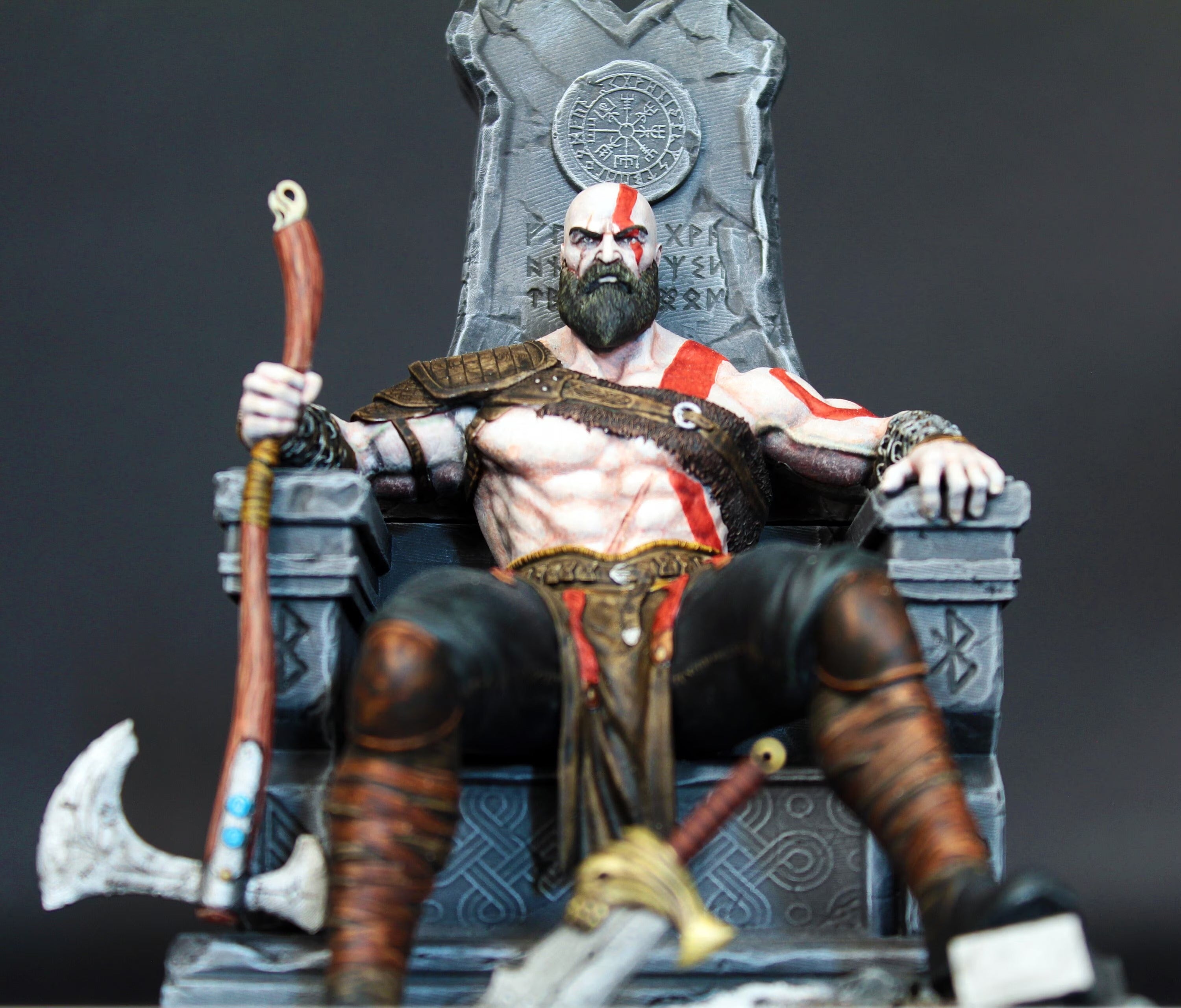 Kratos Figure Statua di God Of War Colorazione ed effetti reali del gi ...