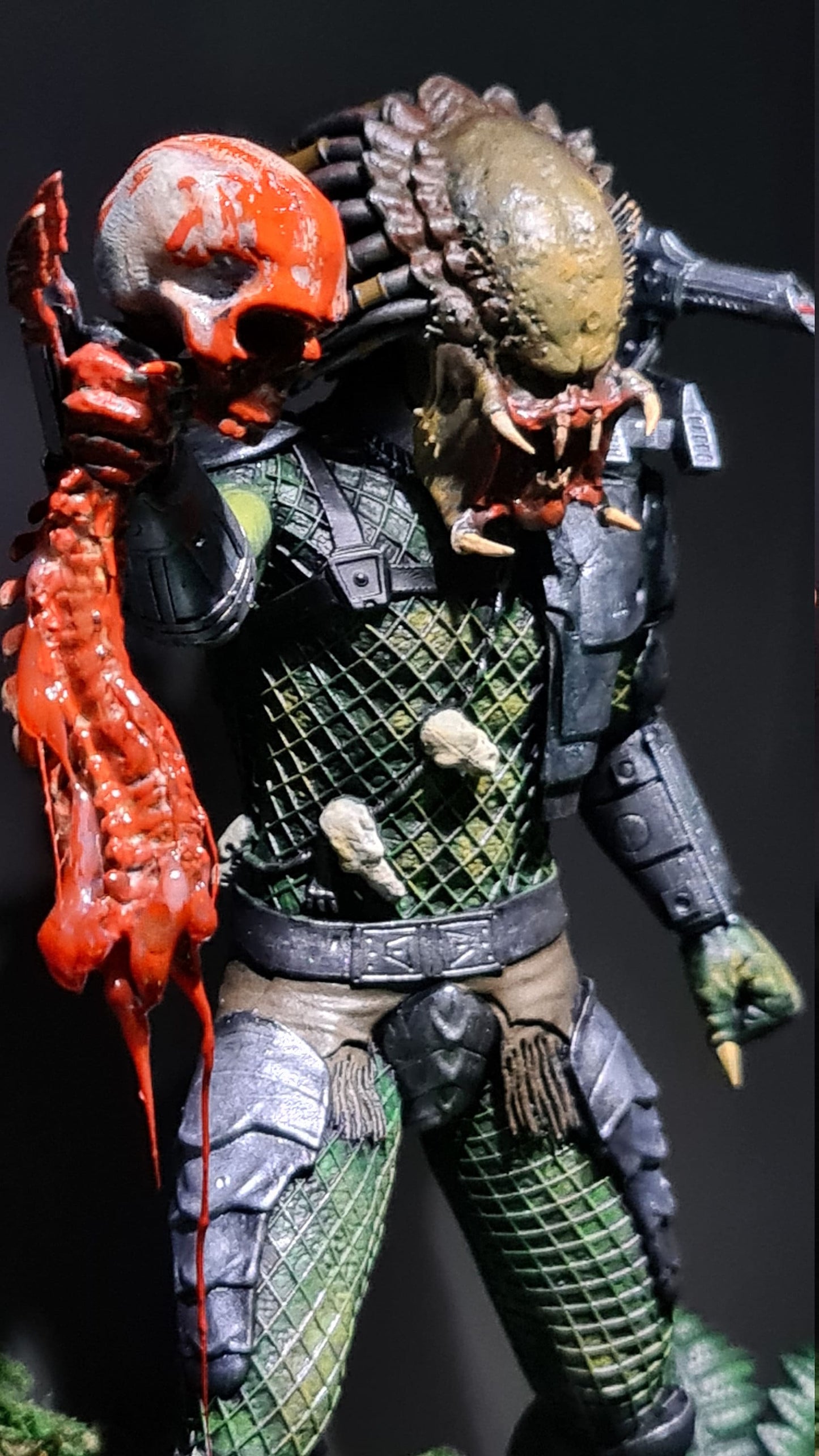 Predator Jungle Hunter Action Spettacolare figura da collezione esclusiva da 23 cm con testa e laser intercambiabili, statua diorama aliena