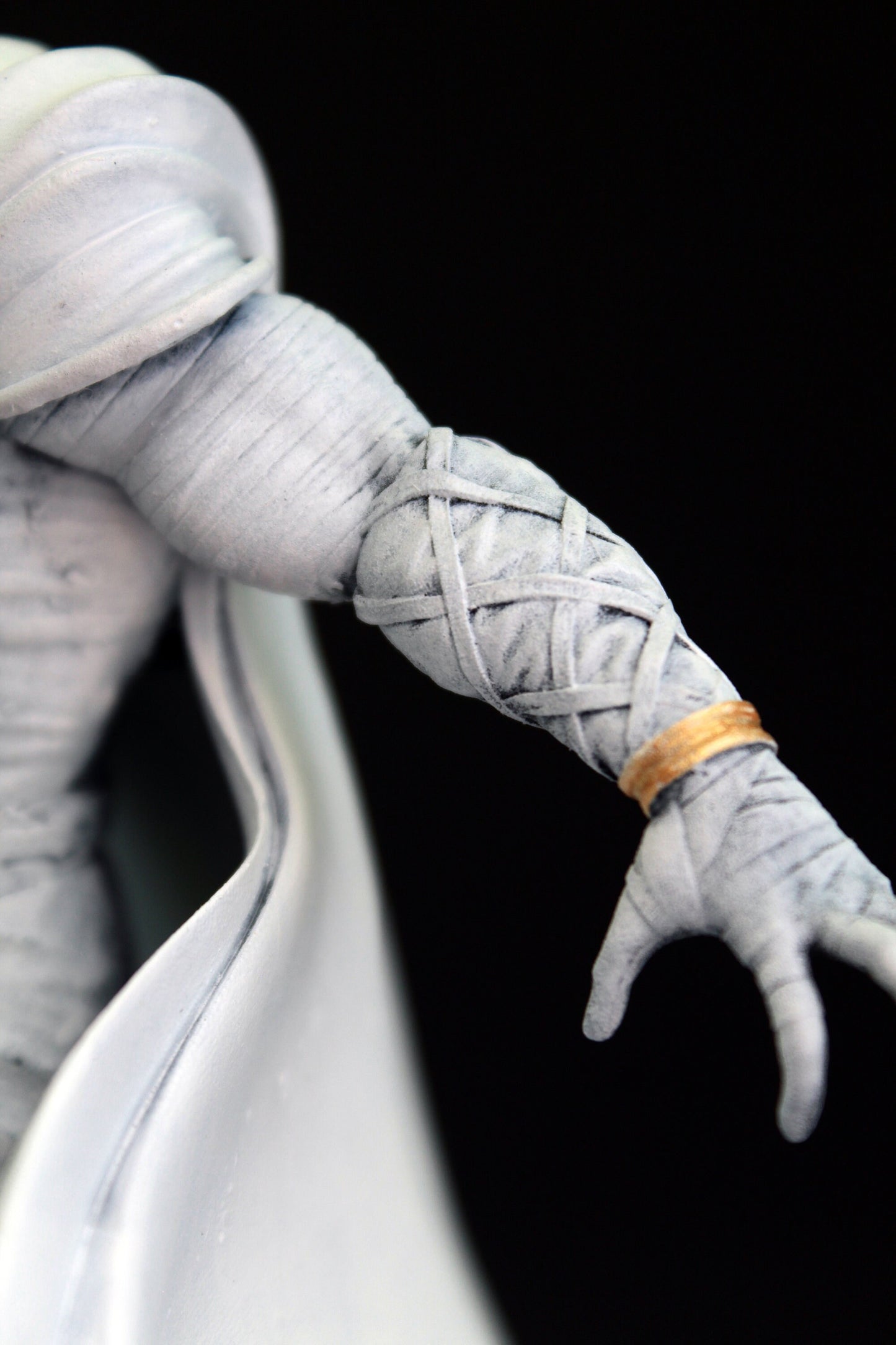 Moon Knight Figure, Moon Knight Statue wonderful character up to 36cm, collectible action figure, real effect, Marc Spector Figure