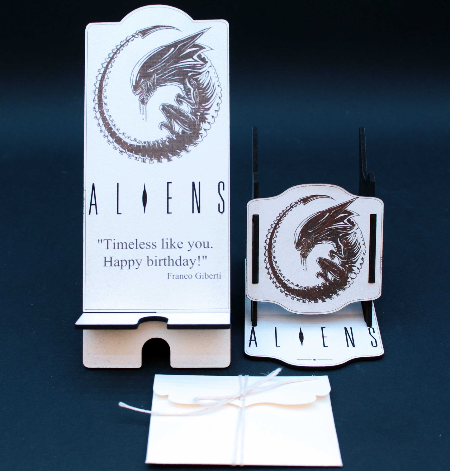 Gift Box Alien Xenomorph to give: PS5 controller holder + smartphone holder + greeting card, ideal as a gift