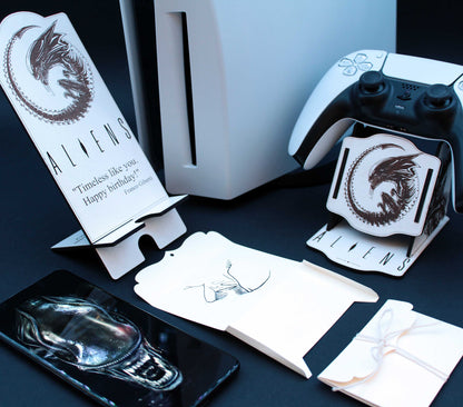 Gift Box Alien Xenomorph to give: PS5 controller holder + smartphone holder + greeting card, ideal as a gift