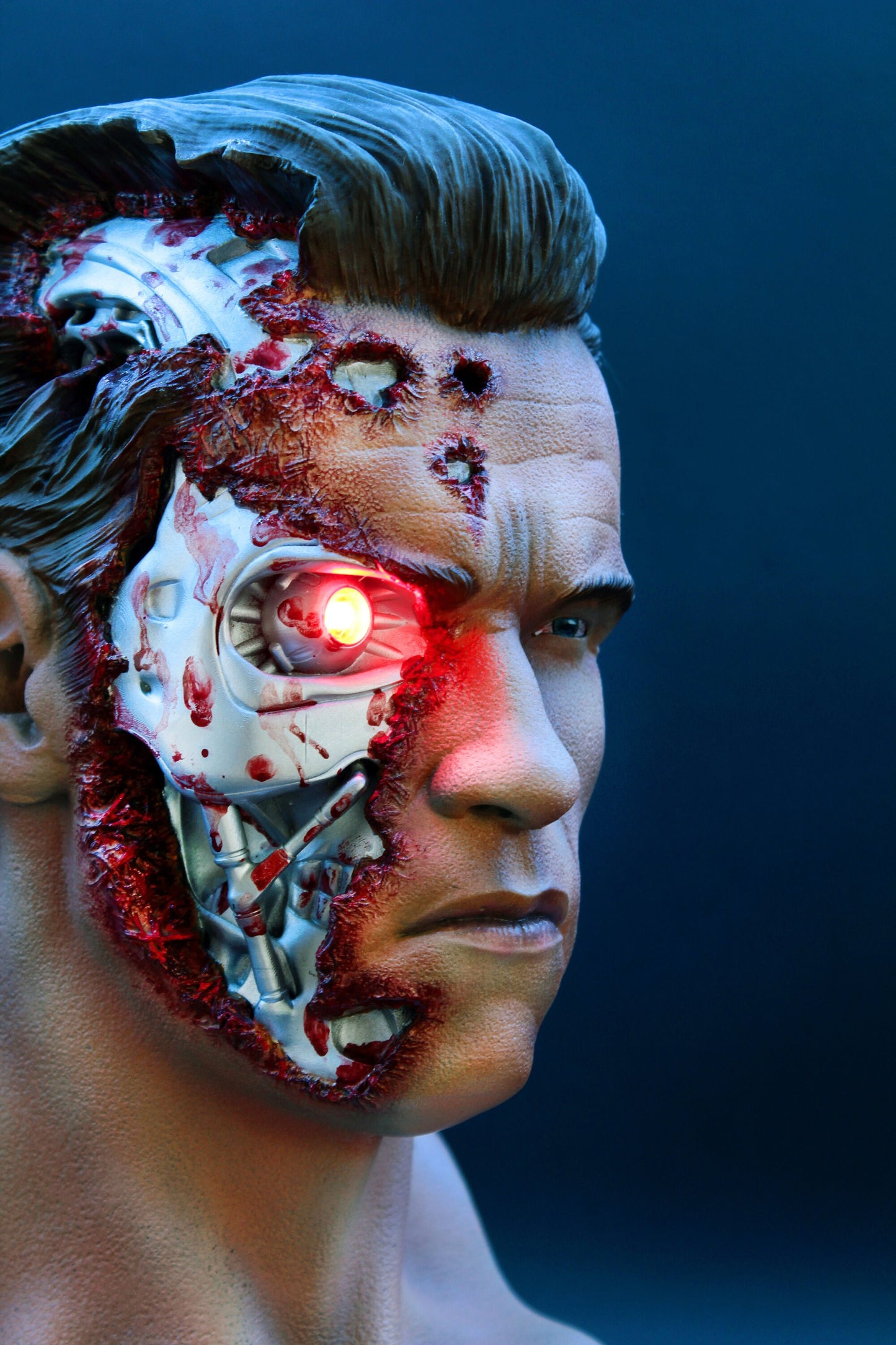 Statua del Terminator, Busto T-800, Action figure di Arnold Schwarzenegger, massimo realismo con LED integrati, Endoskeleton 12k di 32 cm